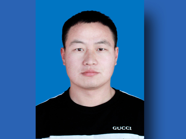 张振涛  硕士